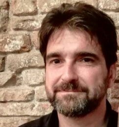 Para una sociedad democrática y plural es necesaria una escuela catalana bilingüe